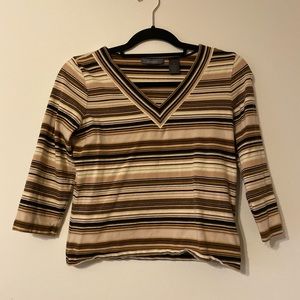 Stripped v-neck mid length sleeve